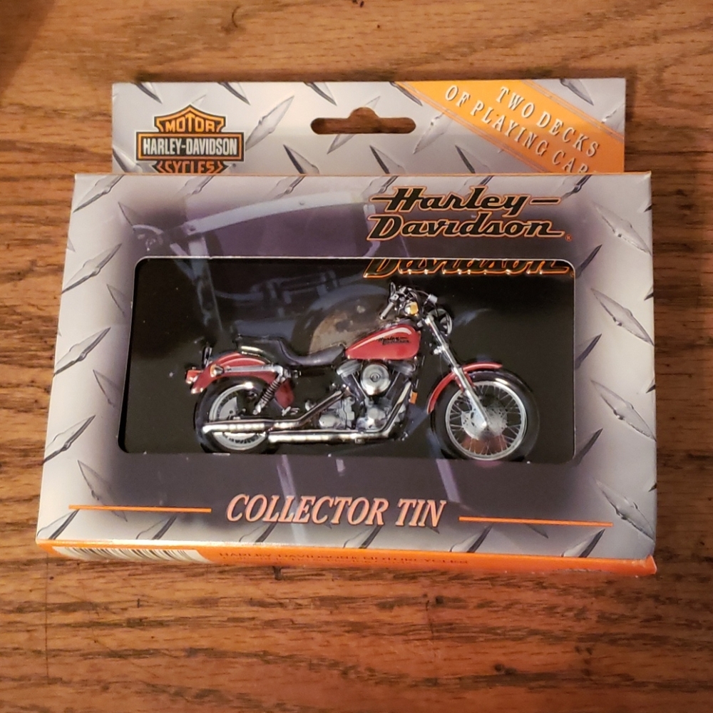 💢SOLD HARLEY DAVIDSON  Tin and playing cards